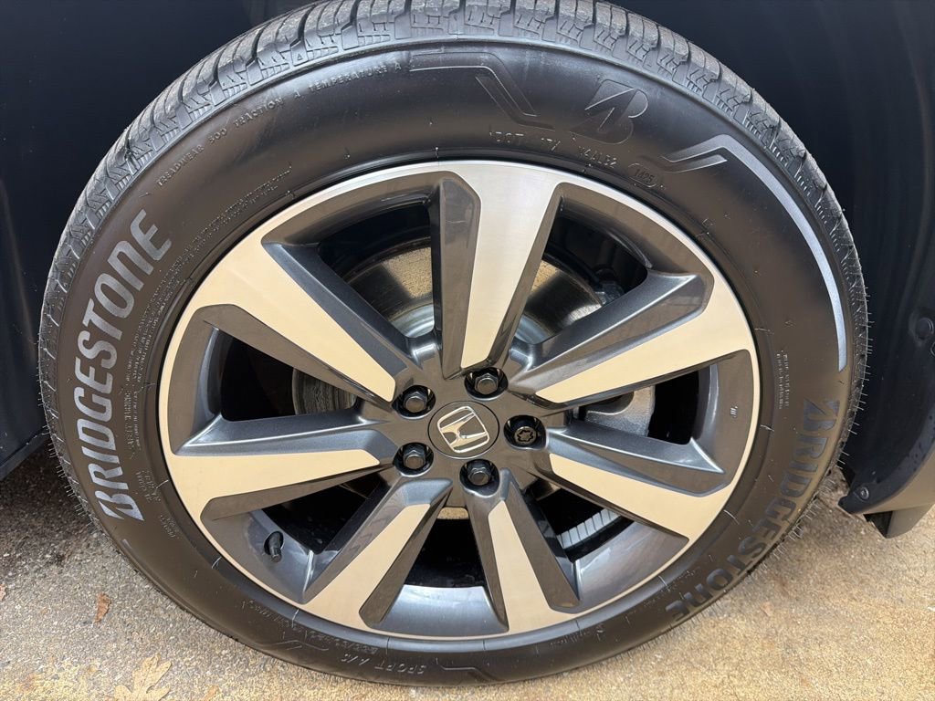 Used 2025 Honda Pilot Touring image 37