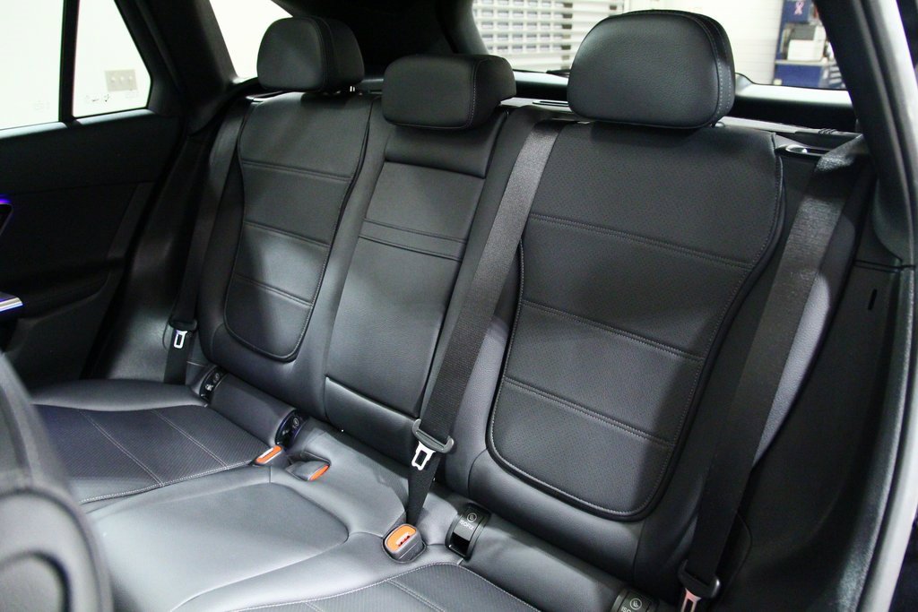 Used 2025 Mercedes-Benz GLC 300 GLC 300 image 29