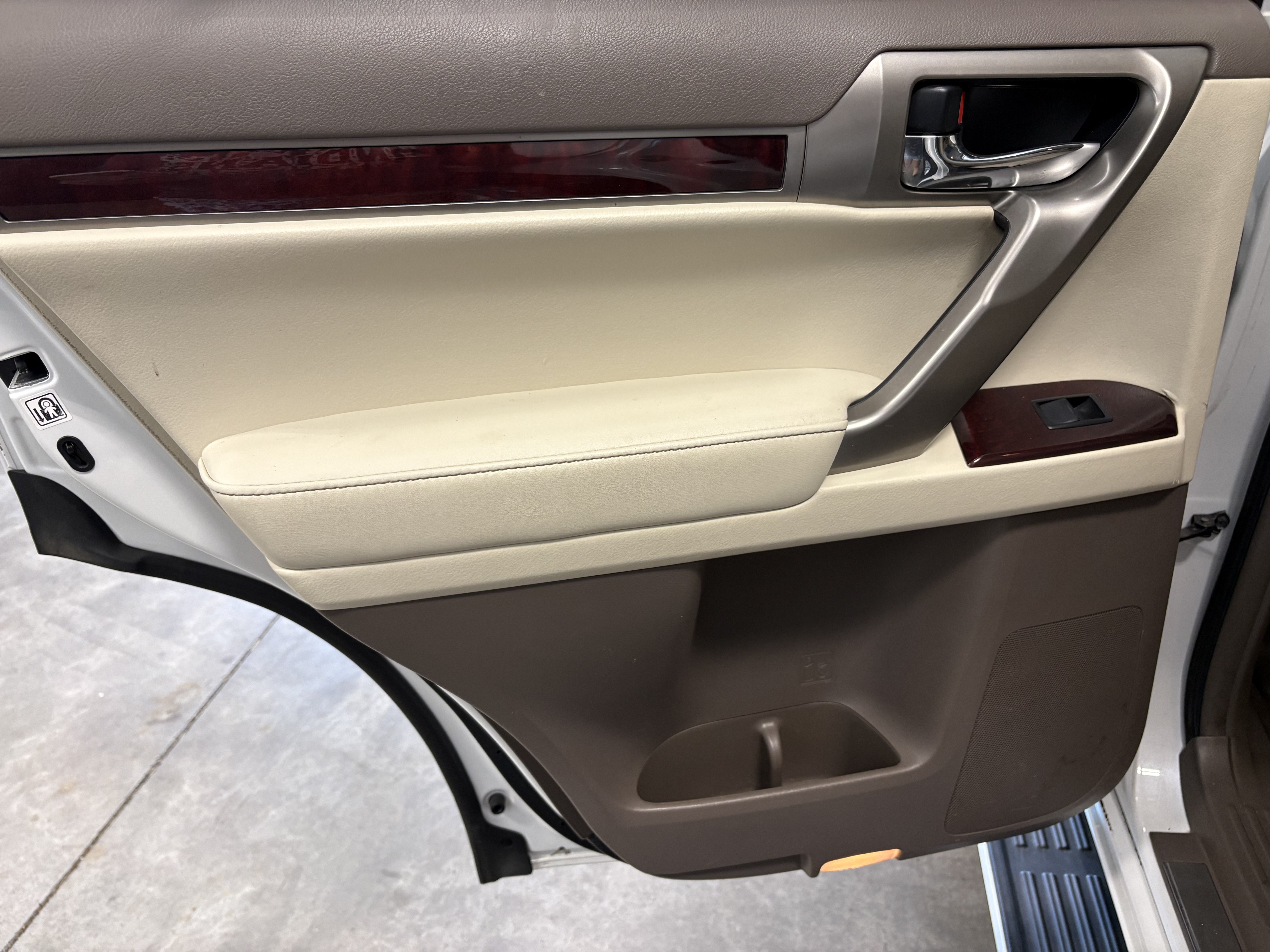 Used 2016 Lexus GX 460 w/ Premium Package AWD/4WD image 9