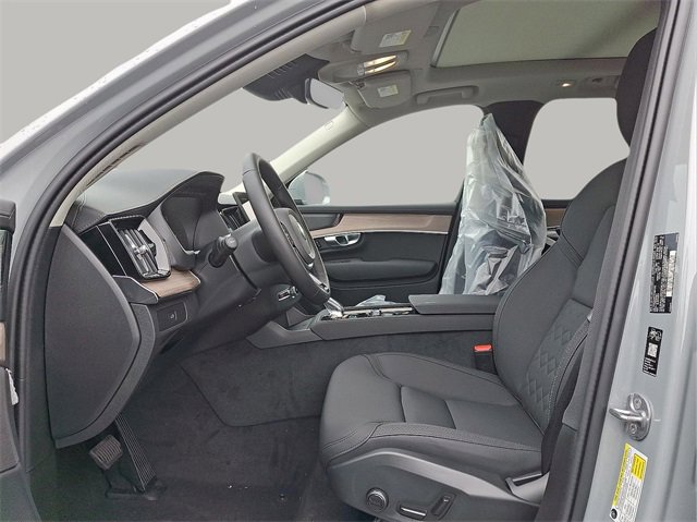 New 2026 Volvo XC90 B6 Plus w/ Protection Package Premier image 7