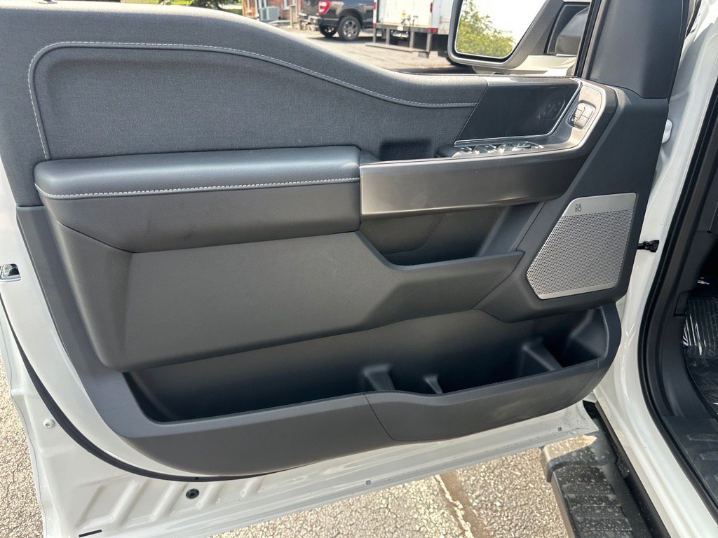 New 2025 Ford F150 Lariat w/ Equipment Group 501A Mid image 27