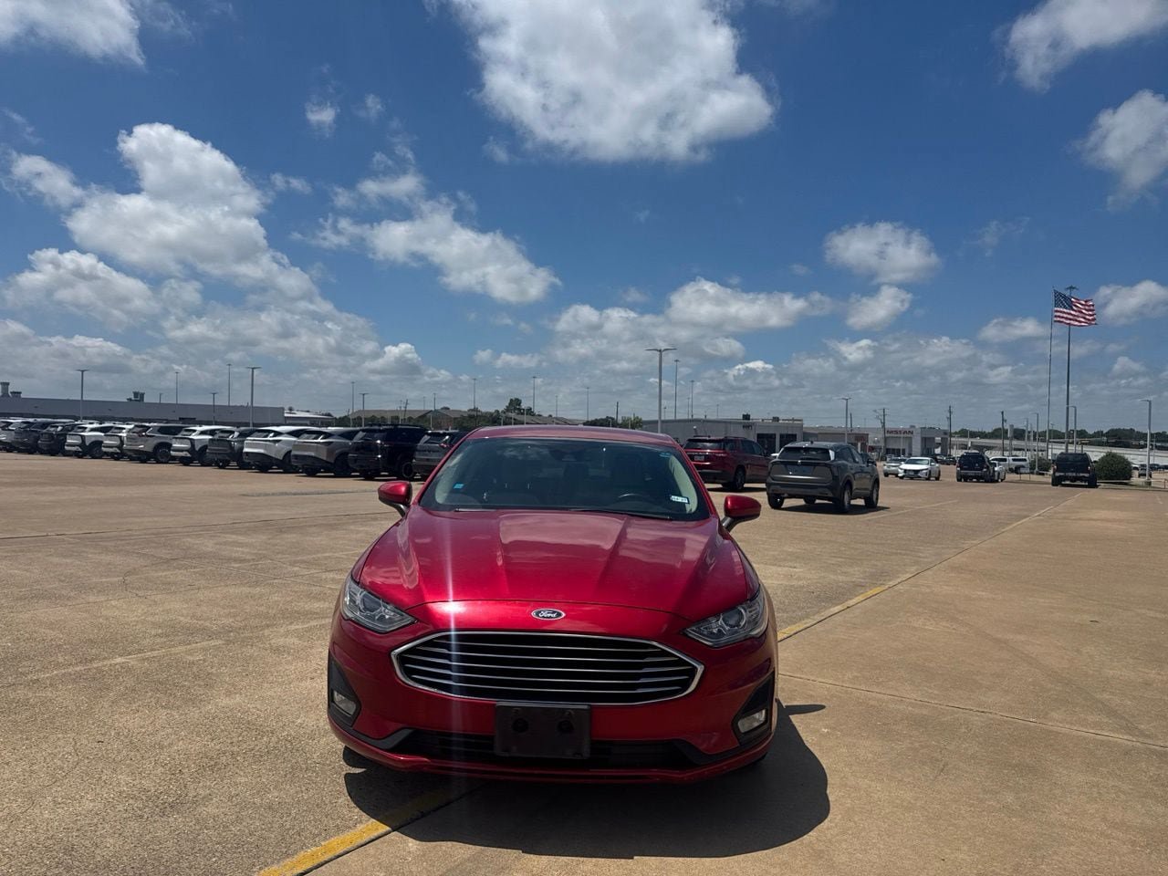 Used 2020 Ford Fusion SE w/ Equipment Group 151A FWD image 5