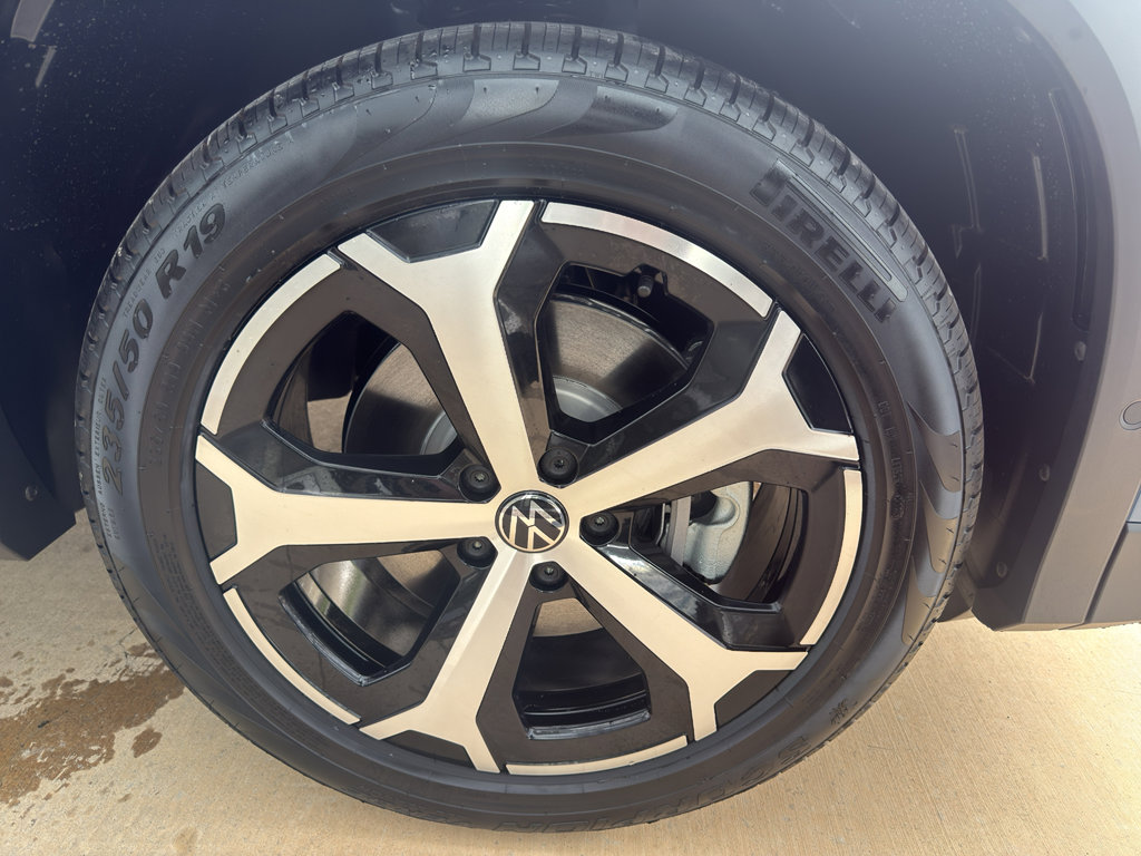 New 2026 Volkswagen Tiguan SE image 17