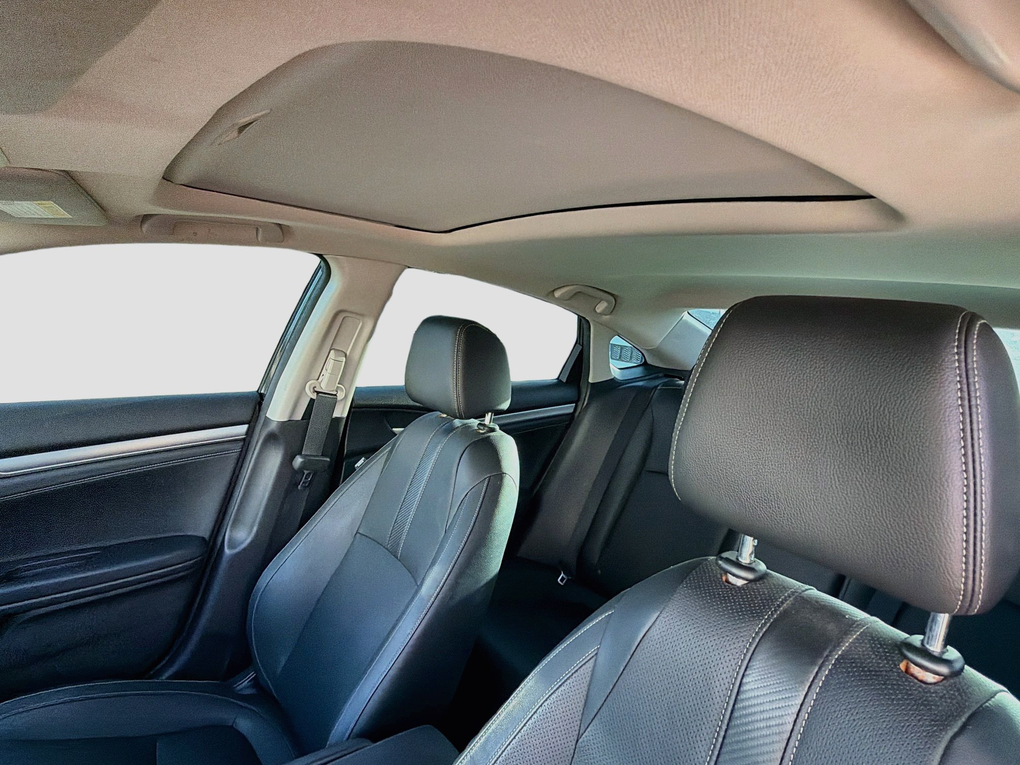 Used 2018 Honda Civic Touring image 26