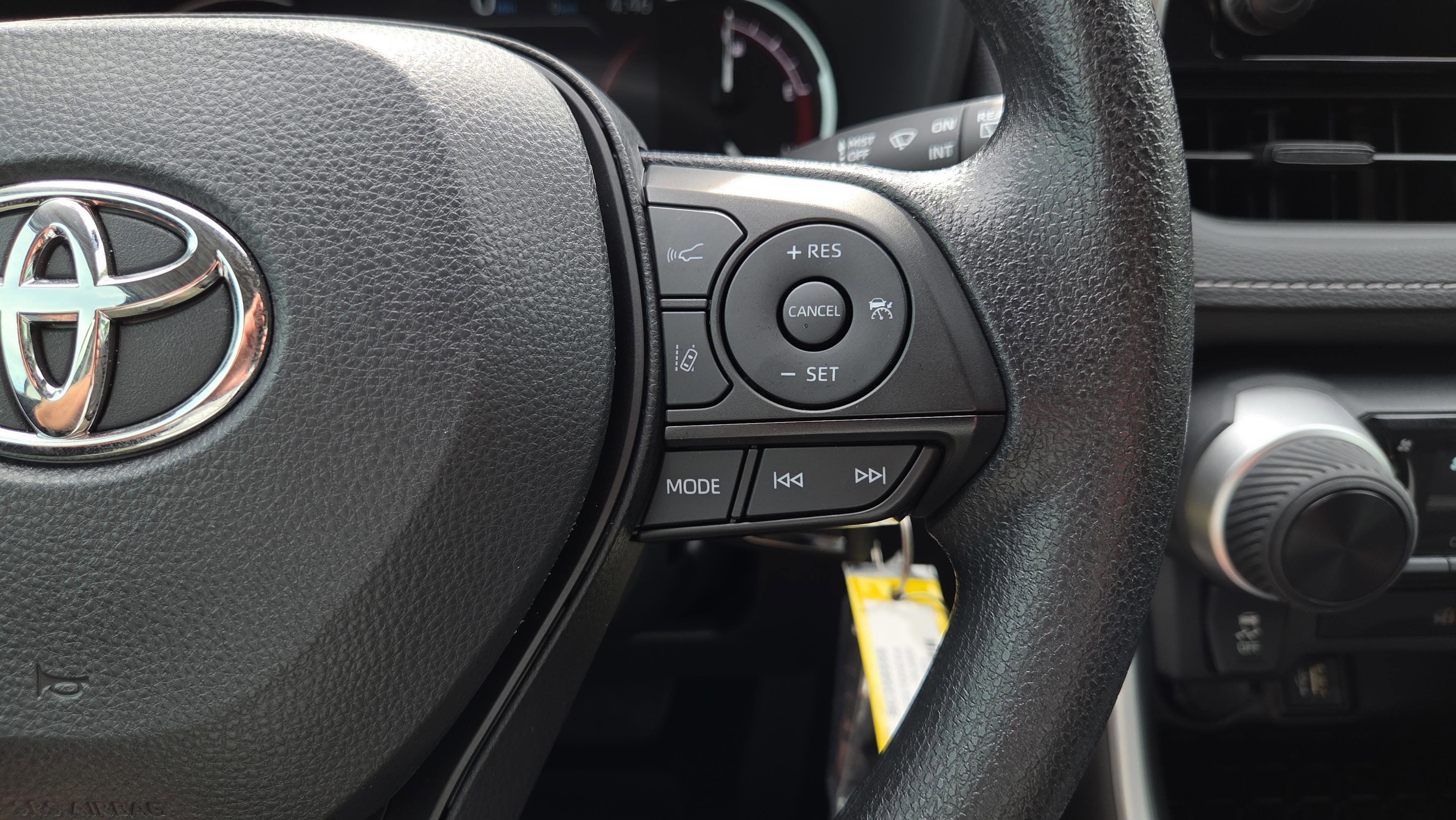 Certified 2025 Toyota RAV4 LE FWD image 25