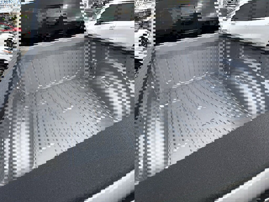 Used 2021 RAM 1500 Big Horn w/ Built-to-serve Edition image 8