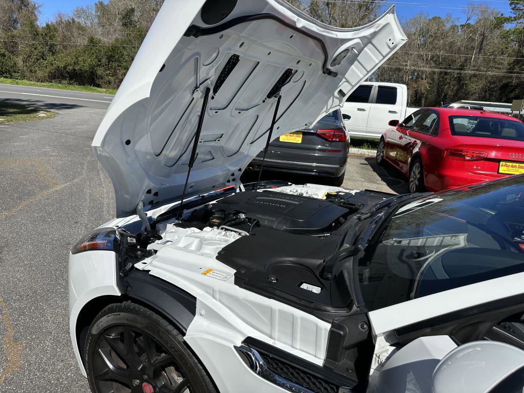 Used 2015 Jaguar F-TYPE Convertible image 10