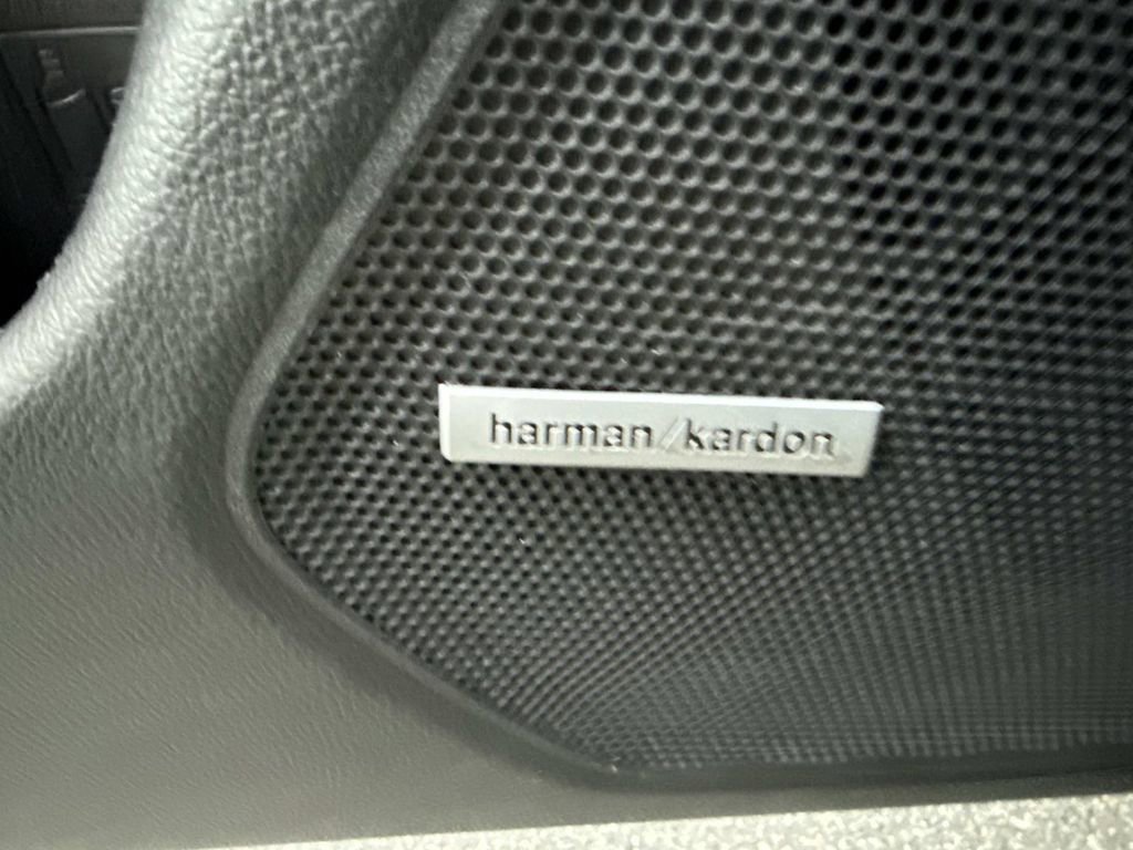 Used 2016 Subaru Outback 3.6R Limited image 24