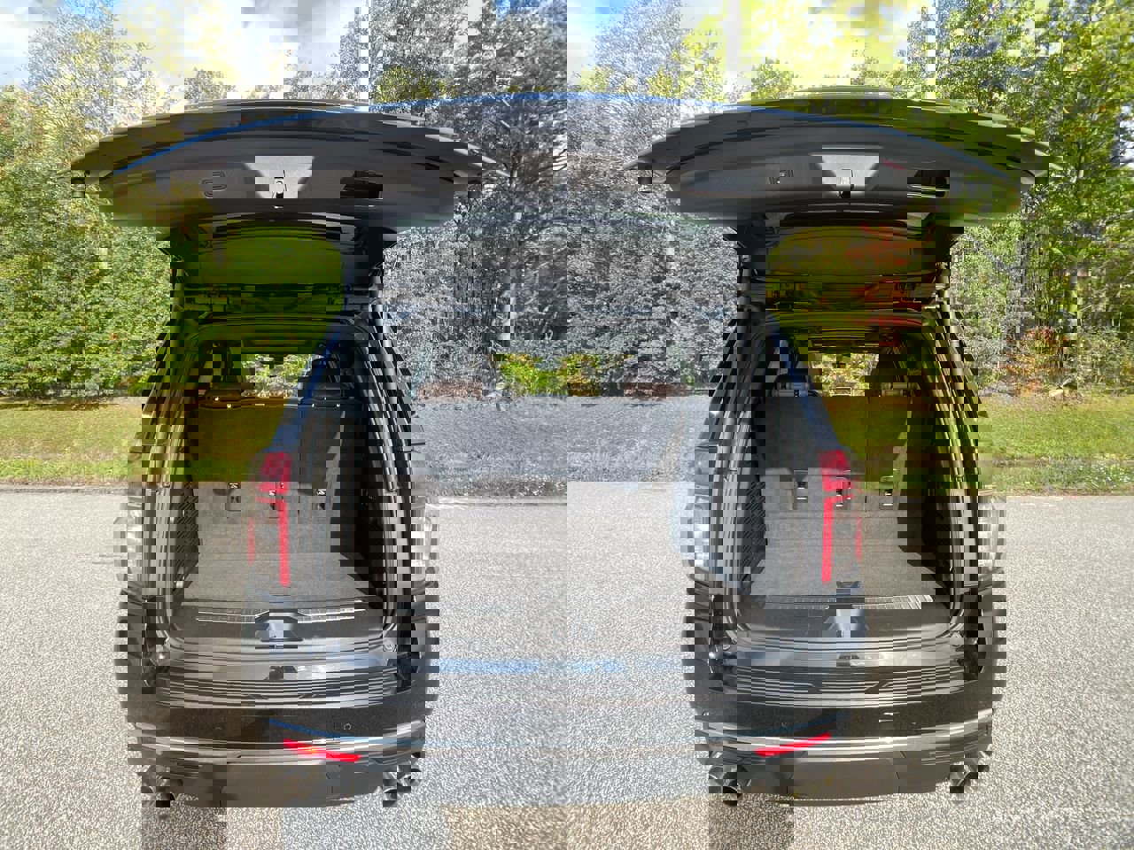 Used 2021 Chevrolet Tahoe High Country w/ Premium Package image 28