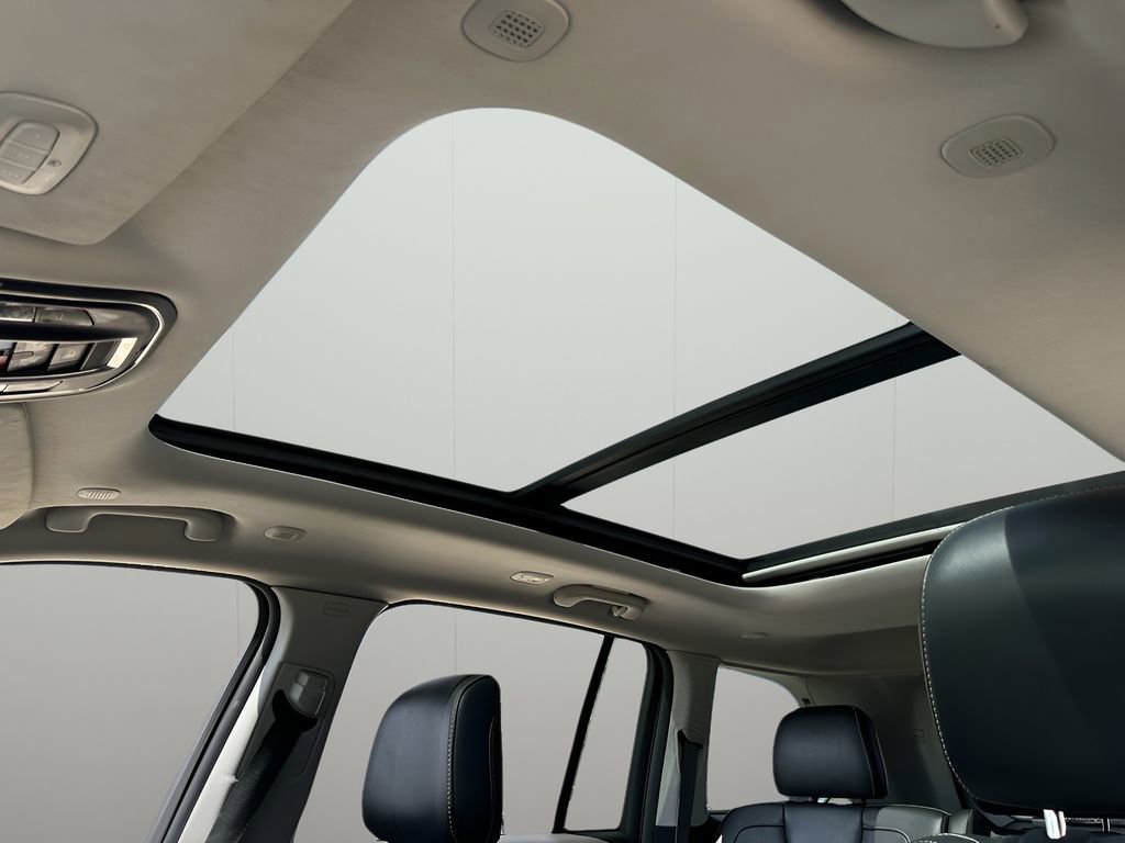 Used 2023 Jeep Grand Cherokee 4WD 4xe image 11