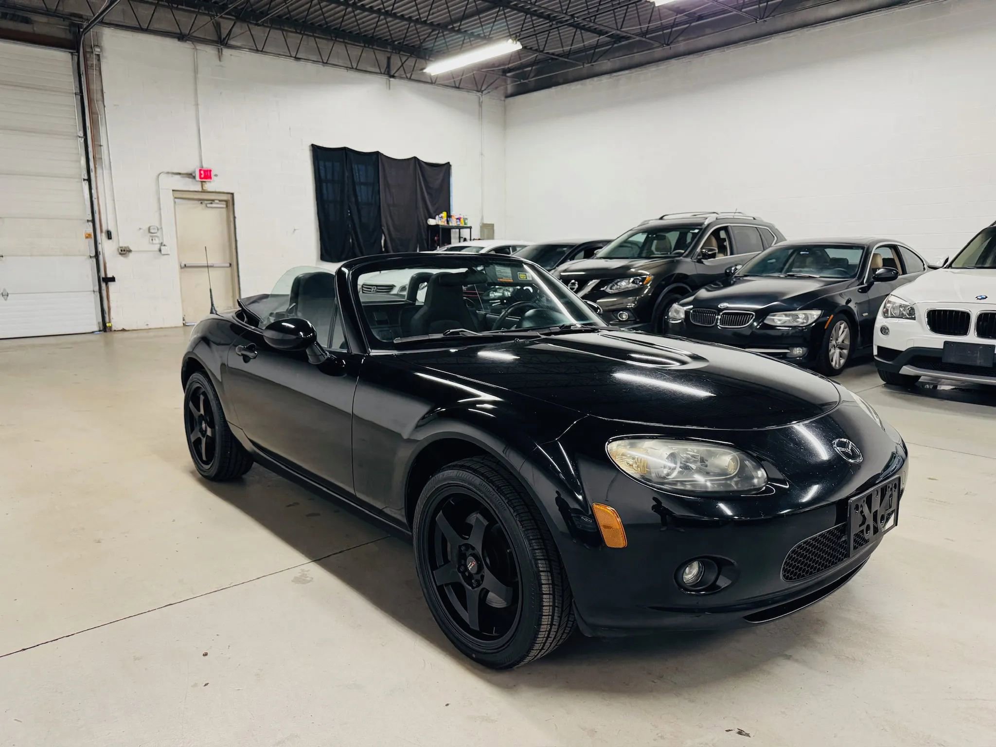 Used 2006 MAZDA MX-5 Miata Sport image 4