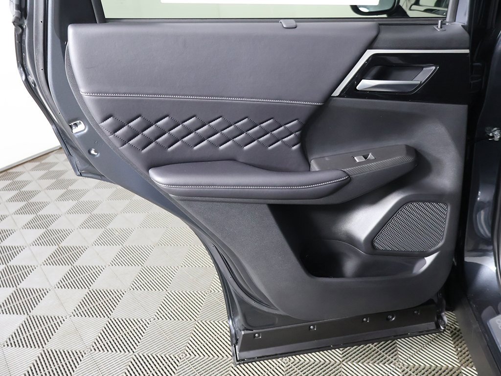 New 2025 Mitsubishi Outlander SEL Black Edition image 30
