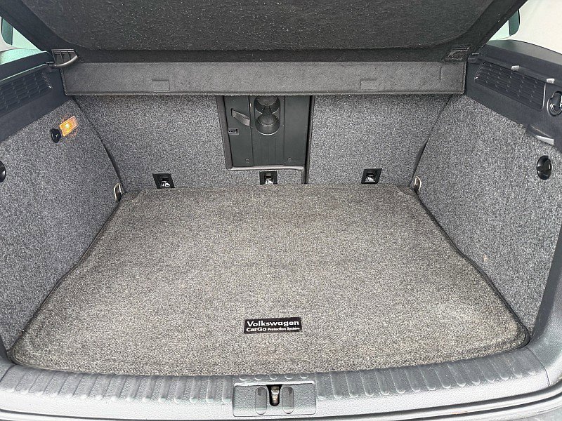 Used 2012 Volkswagen Tiguan SE image 18