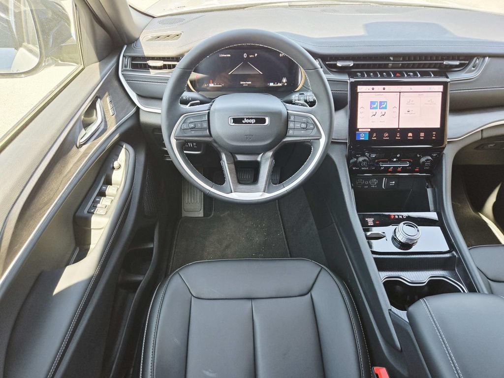 New 2025 Jeep Grand Cherokee L Limited AWD/4WD image 13
