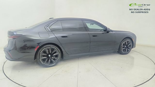 Used 2025 BMW i7 eDrive50 w/ M Sport Package RWD image 6