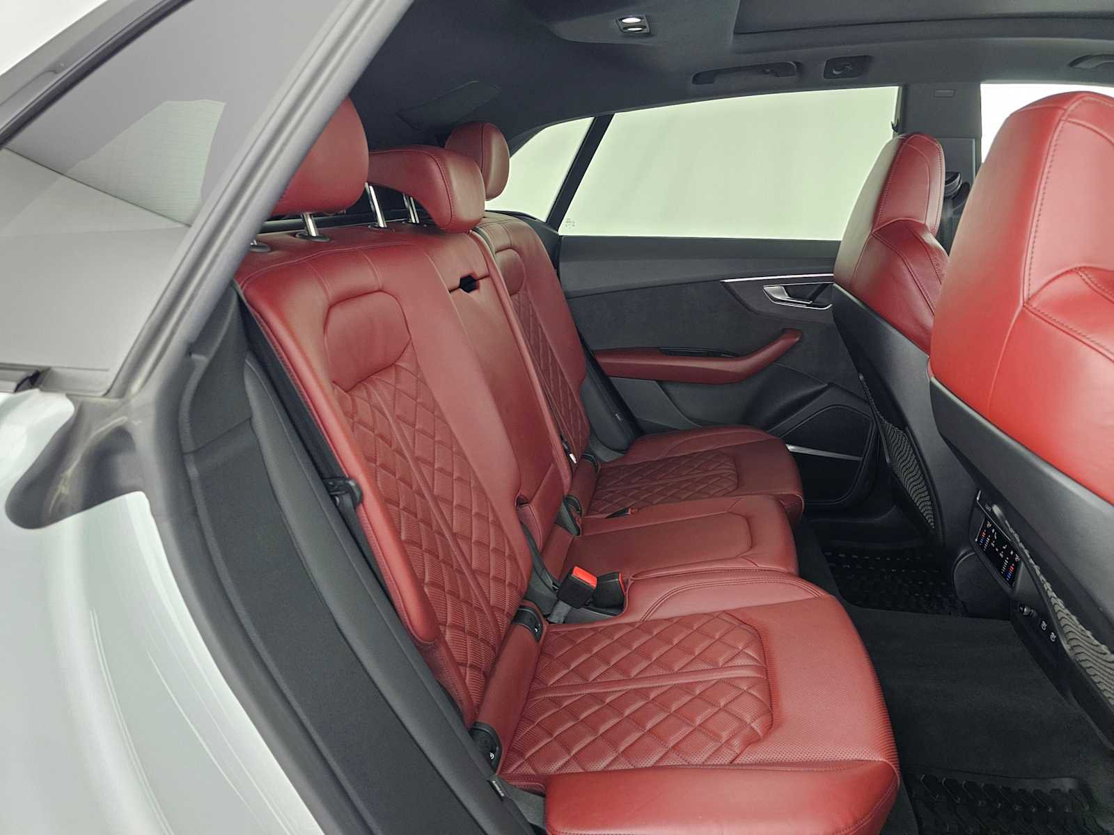 Used 2021 Audi SQ8 Premium Plus w/ SQ8 Black Optic Package image 12