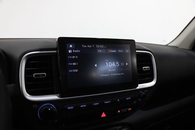 Certified 2024 Hyundai Venue SEL image 22