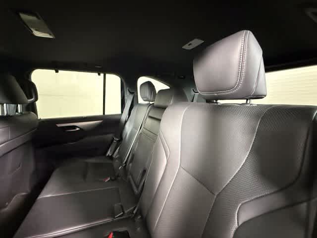 Used 2023 Lexus LX 600 F Sport w/ Accessory Package (Z1) AWD/4WD image 25