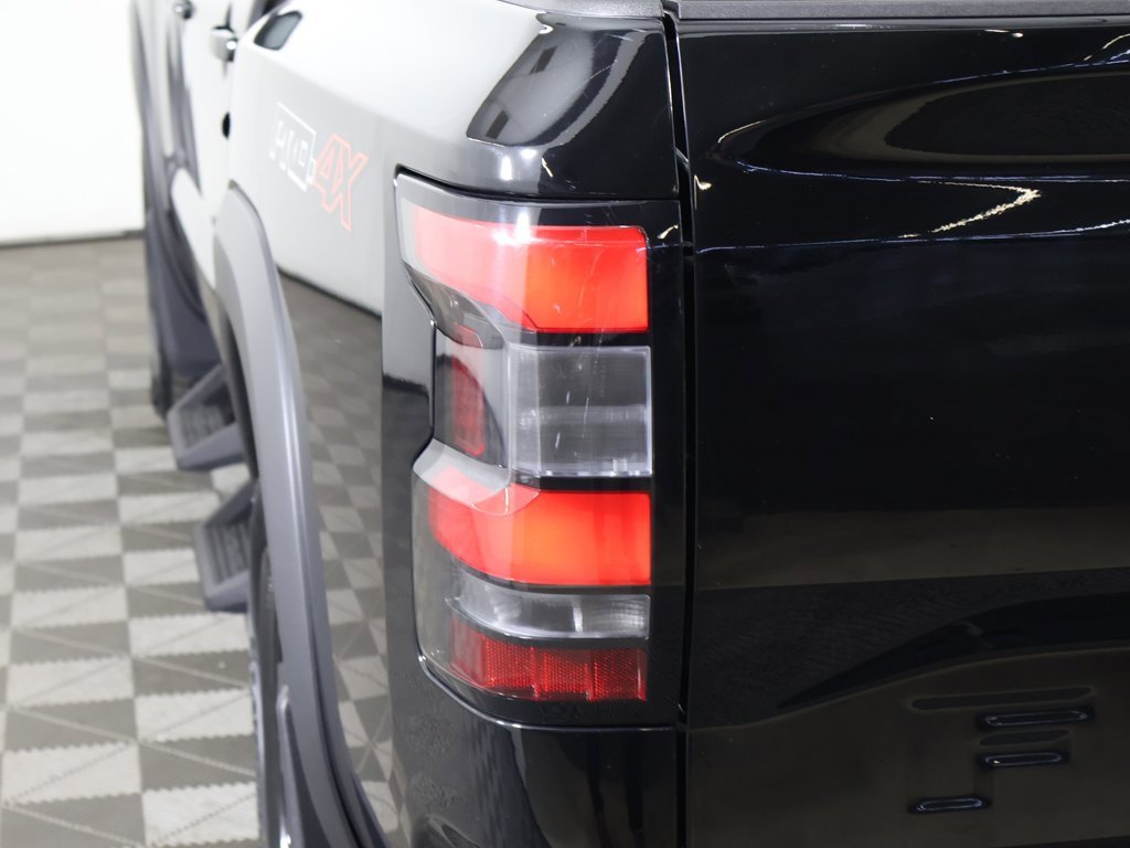 Used 2022 Nissan Frontier PRO-4X w/ Technology Package image 14