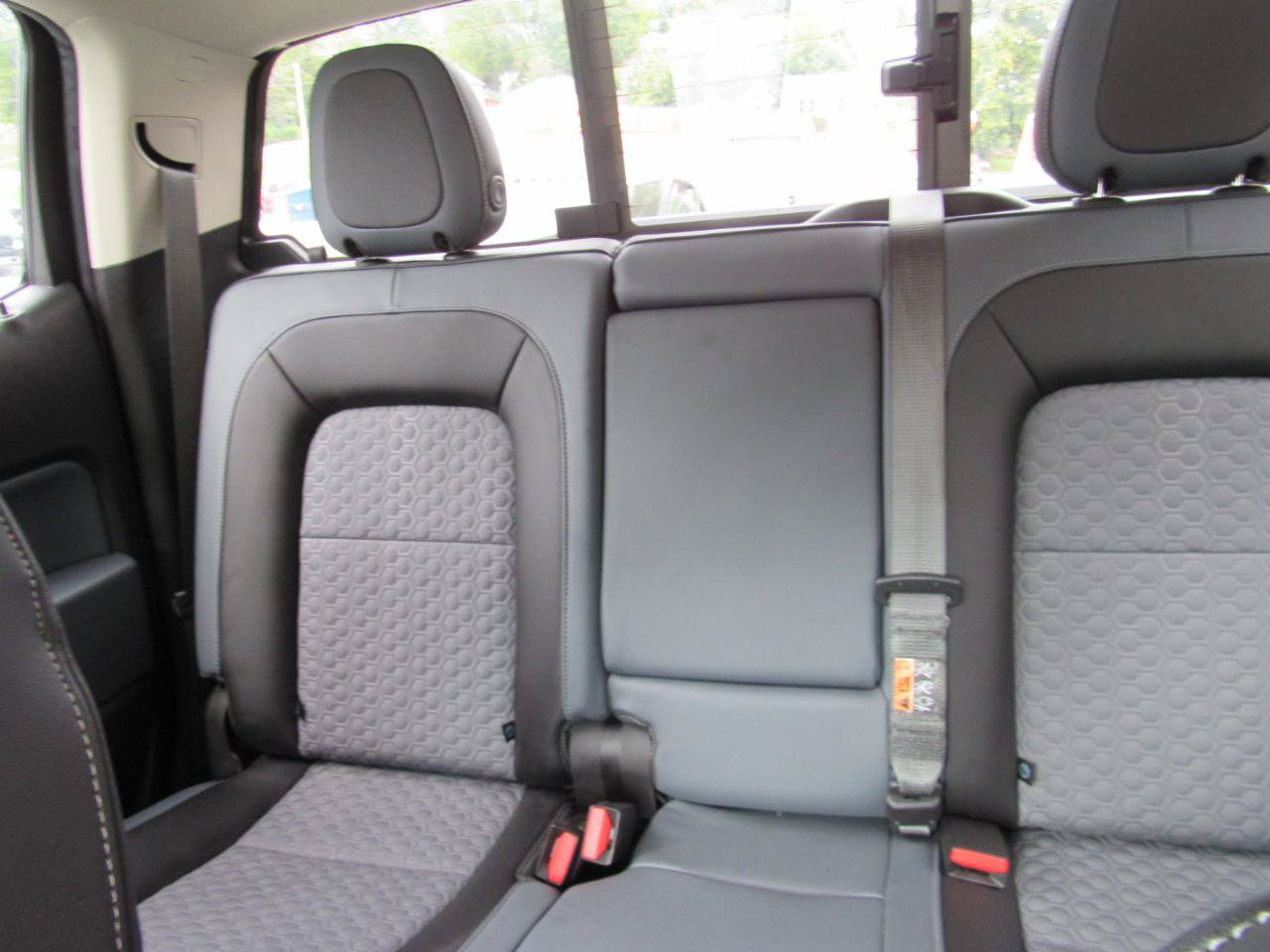 Used 2021 Chevrolet Colorado Z71 AWD/4WD image 8