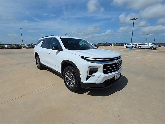 Used 2025 Chevrolet Traverse LT w/ Driver Confidence Package FWD image 4