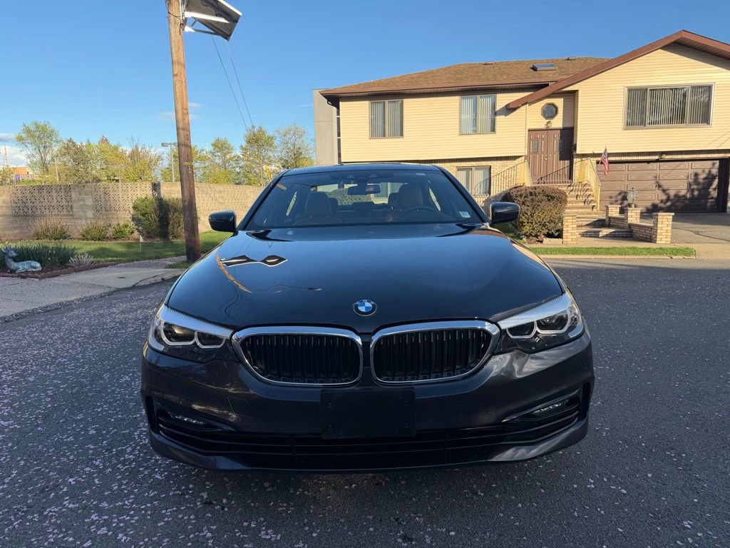 Used 2018 BMW 540i xDrive image 2