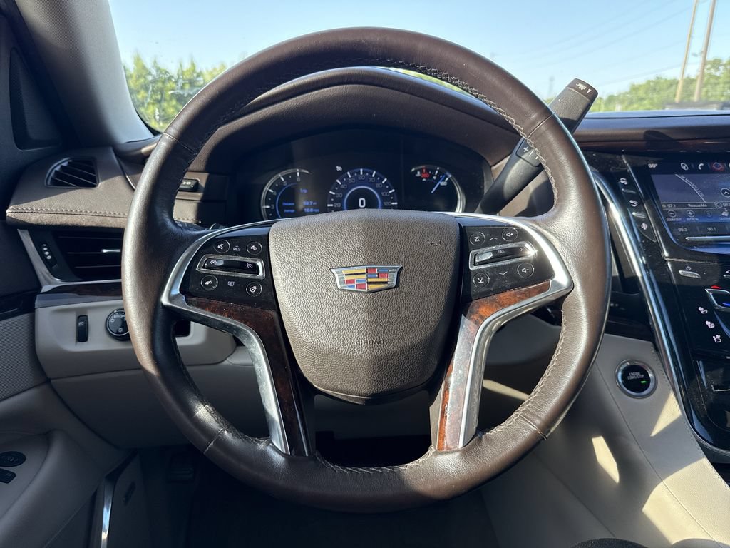 Used 2016 Cadillac Escalade ESV Luxury RWD image 16