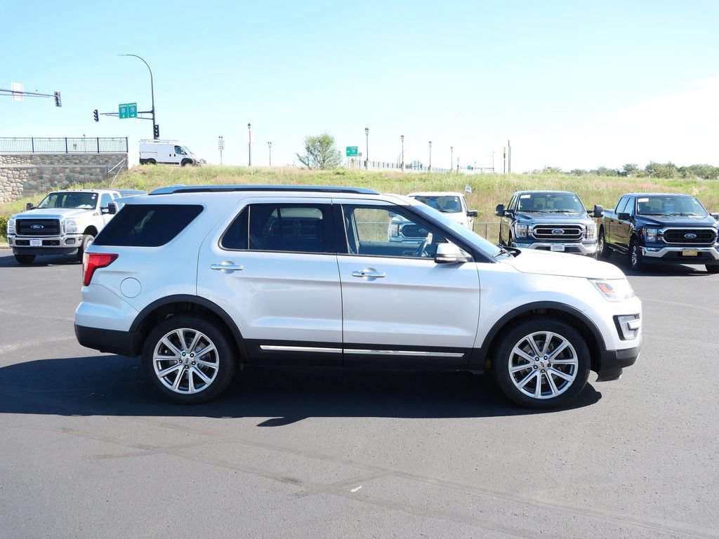 Used 2017 Ford Explorer Limited AWD/4WD image 4