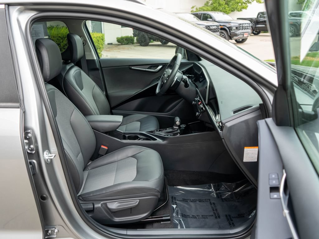 Certified 2024 Kia Niro EX Touring FWD image 10