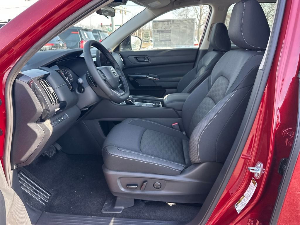 New 2026 Nissan Pathfinder SV image 9