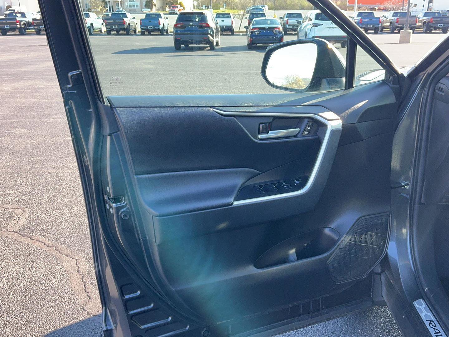 Certified 2023 Toyota RAV4 XLE Premium AWD/4WD image 17