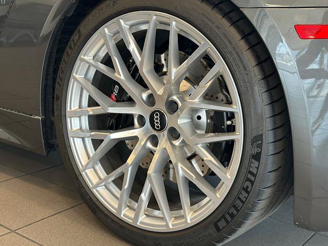 Used 2017 Audi R8 V10 AWD/4WD image 32