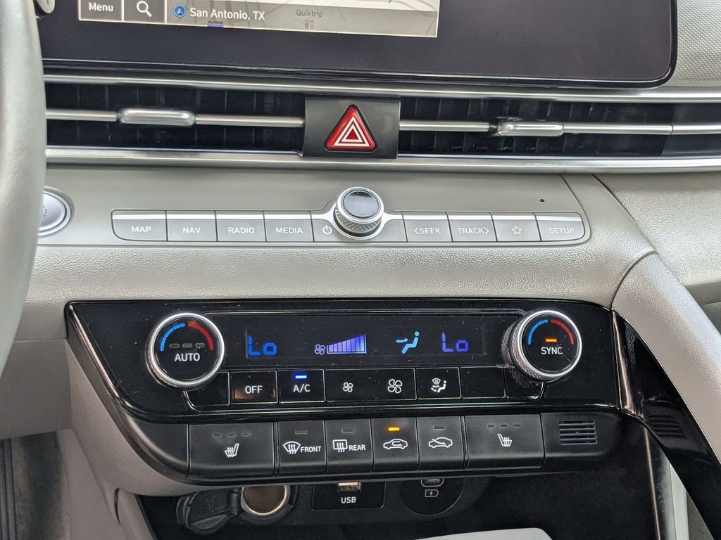 Used 2025 Hyundai Elantra SEL FWD image 21