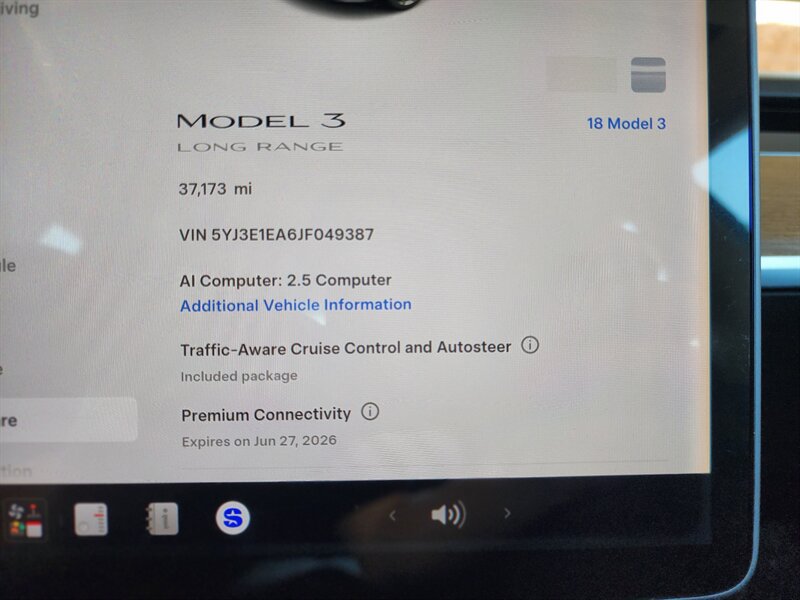 Used 2018 Tesla Model 3 Long Range RWD image 29