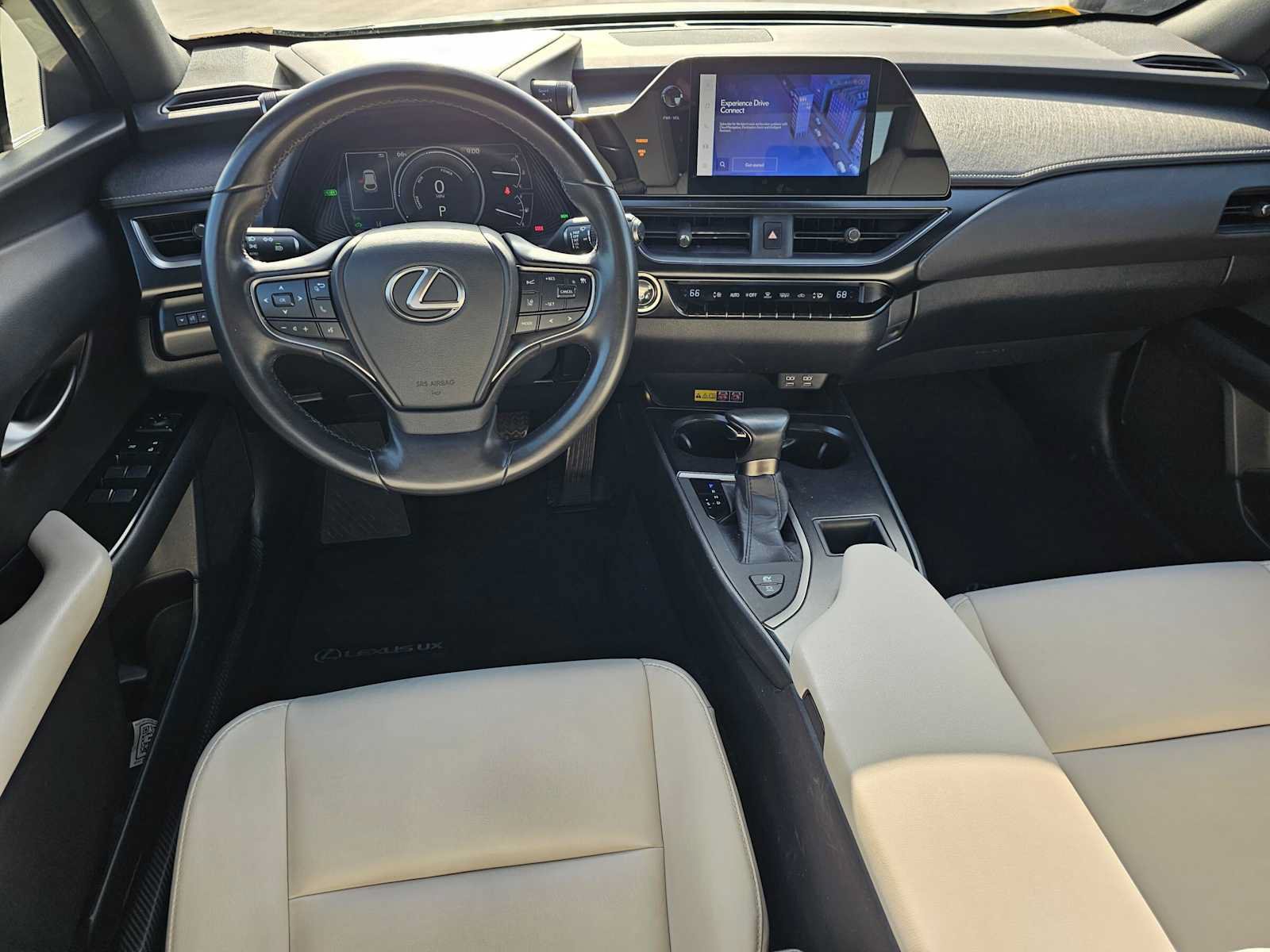 Used 2023 Lexus UX 250h FWD w/ Accessory Package (Z2) image 18