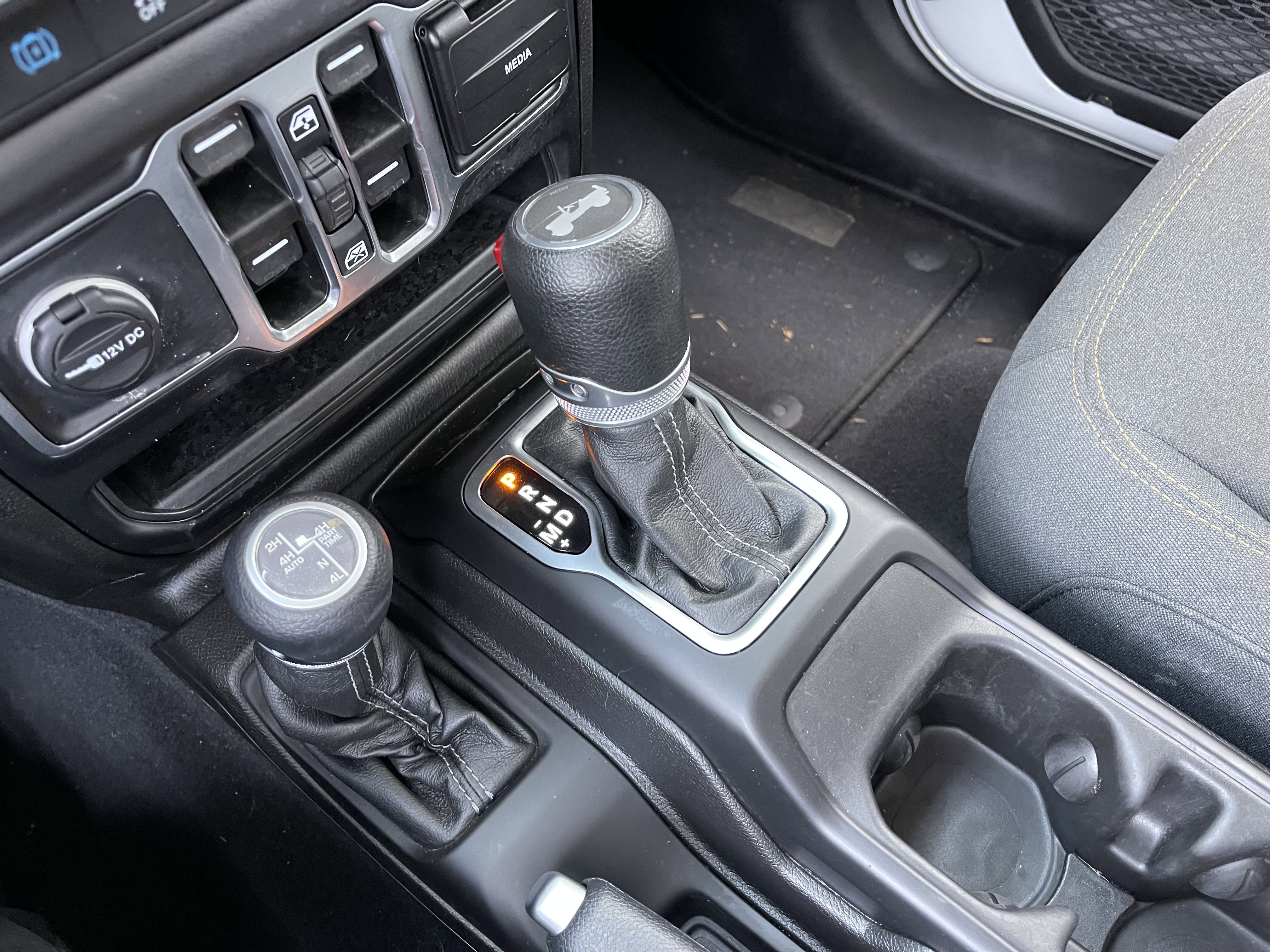 Used 2024 Jeep Wrangler Unlimited Sahara image 28