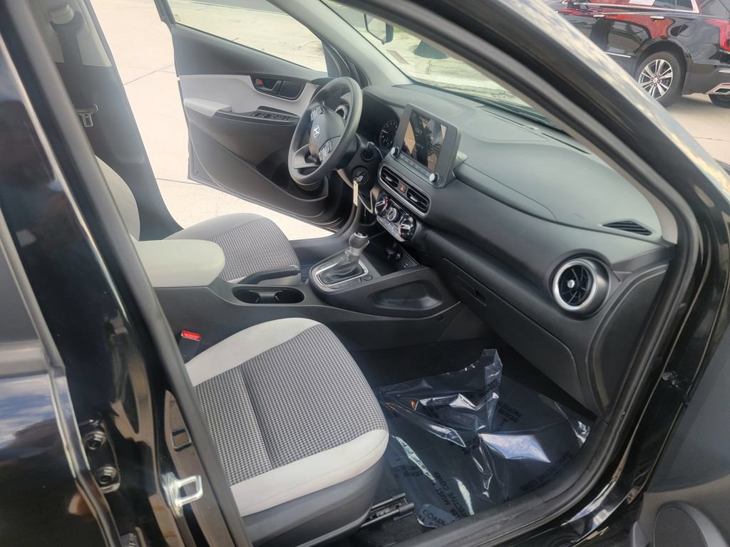 Used 2022 Hyundai Kona SE FWD image 14