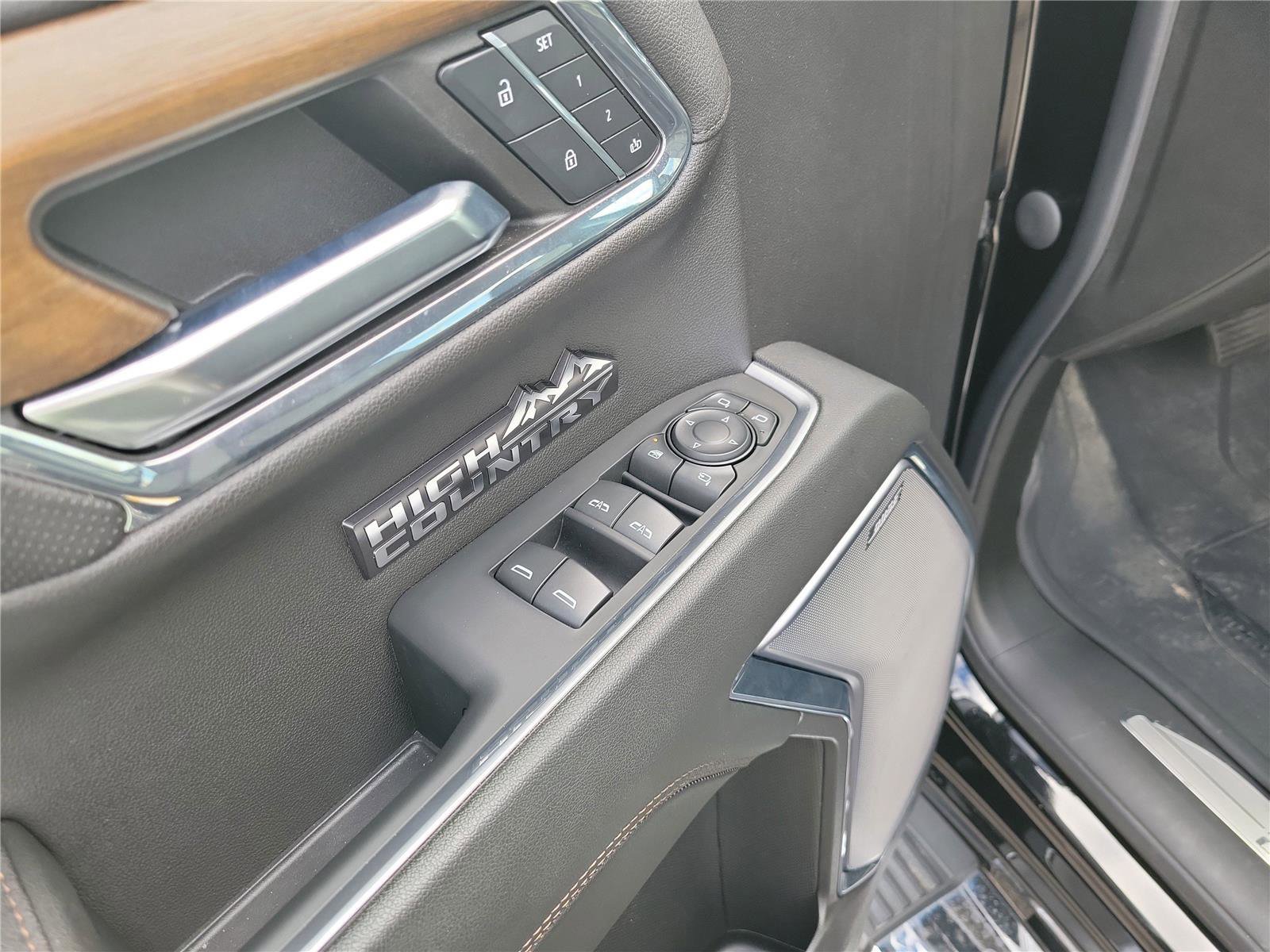 Used 2024 Chevrolet Silverado 1500 High Country w/ High Country Premium Package image 19