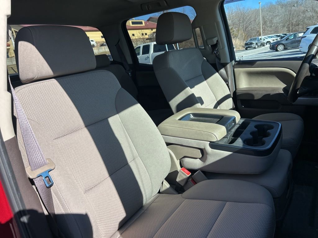 Used 2018 Chevrolet Silverado 1500 LT w/ All Star Edition image 32