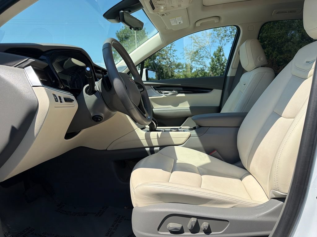 Certified 2024 Cadillac XT6 Premium Luxury w/ Technology Package AWD/4WD image 3