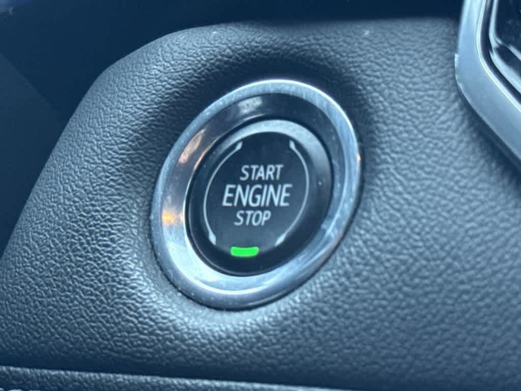 Used 2023 Chevrolet Colorado LT w/ LT Convenience Package RWD image 17