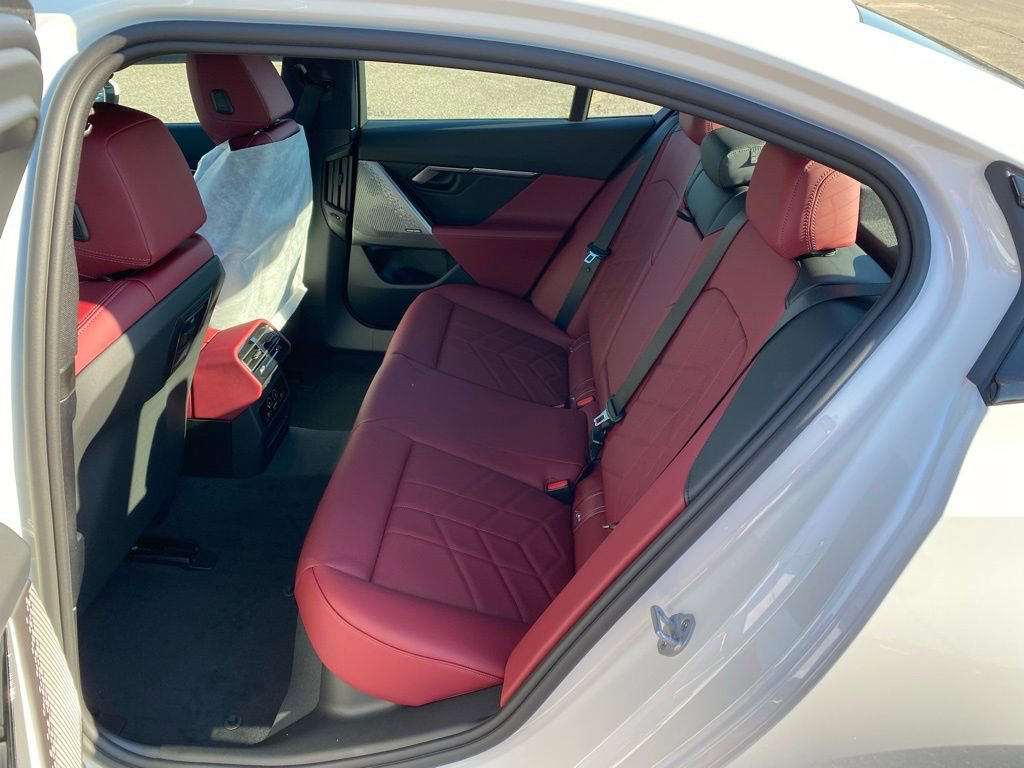 New 2026 BMW i5 eDrive40 image 7