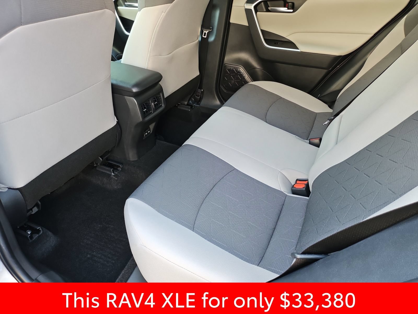 Used 2023 Toyota RAV4 XLE AWD/4WD image 33