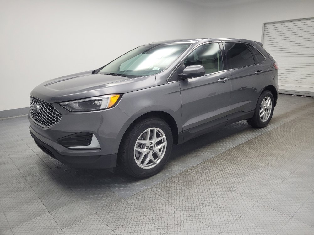 Used 2023 Ford Edge SEL image 2