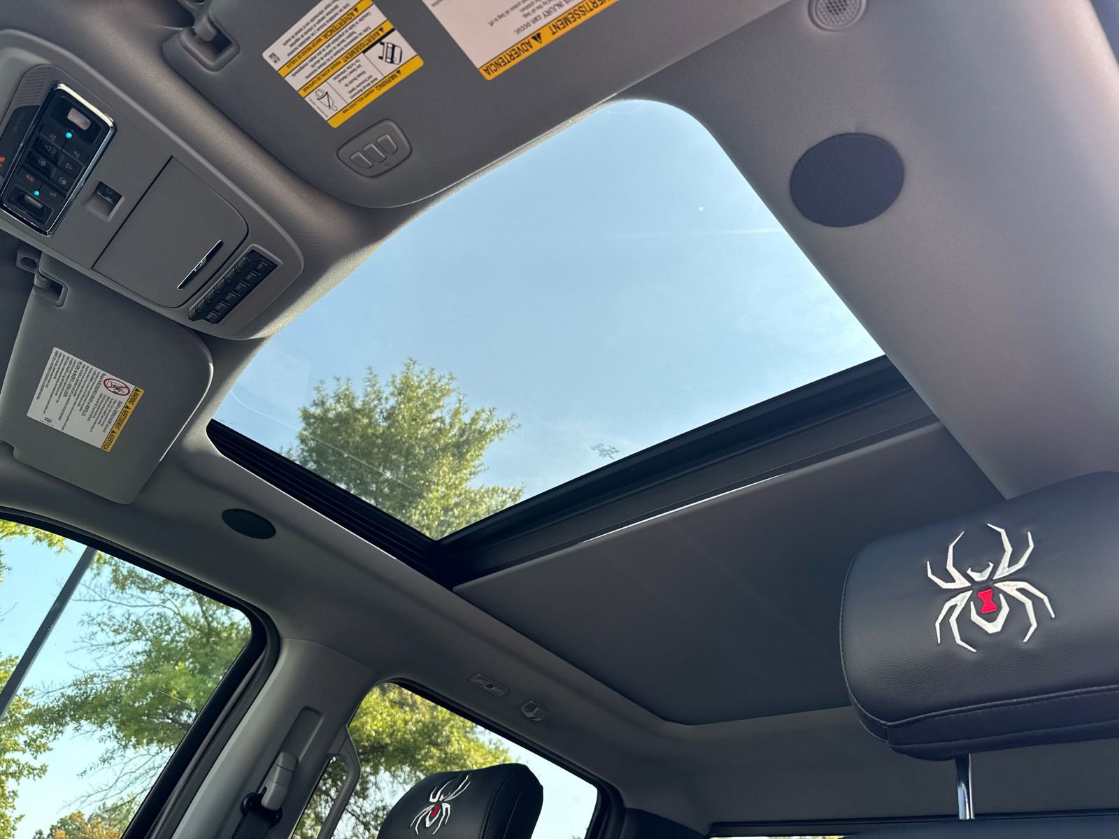 New 2025 Ford F250 Lariat w/ Lariat Ultimate Package image 33