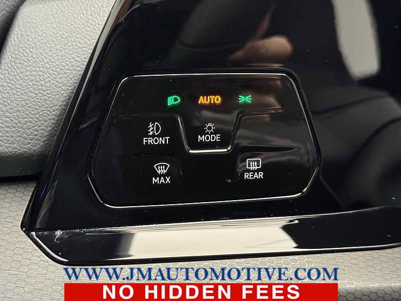 Used 2022 Volkswagen GTI SE image 38