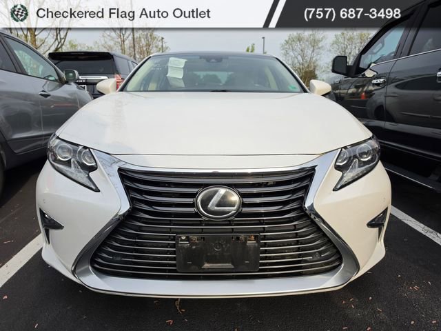 Used 2017 Lexus ES 350 w/ Luxury Package image 2