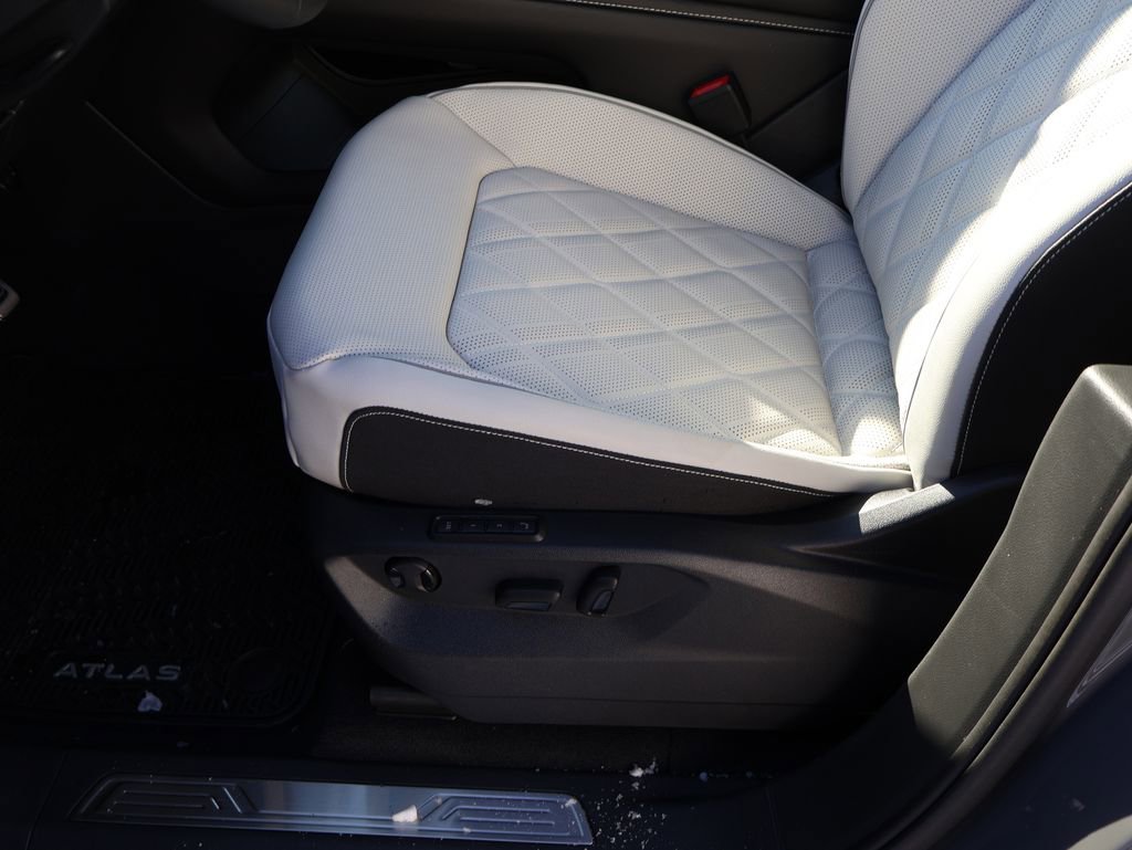 New 2026 Volkswagen Atlas Cross Sport SEL Premium R-Line image 42