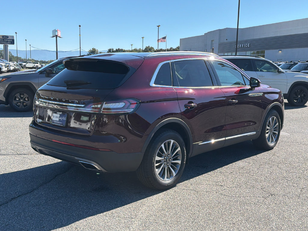 Used 2023 Lincoln Nautilus AWD w/ Premium Package image 7