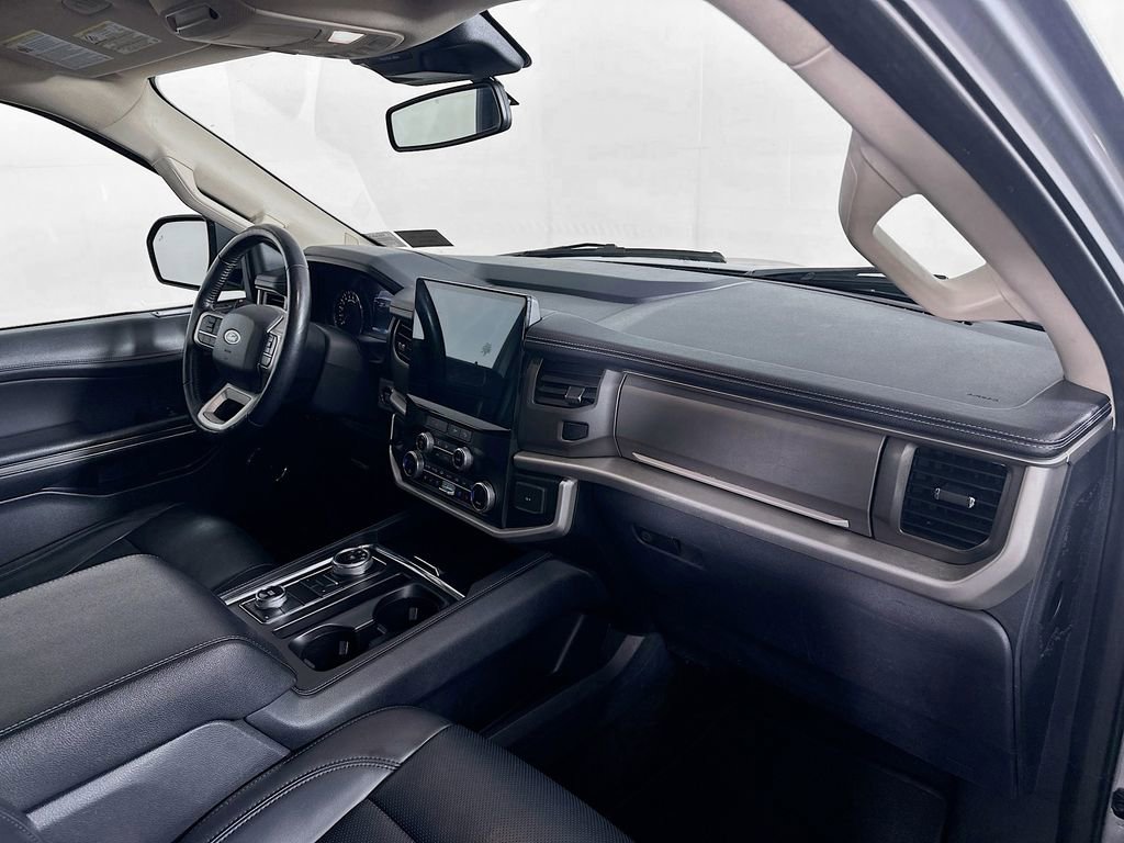 Used 2023 Ford Expedition Max XLT image 32